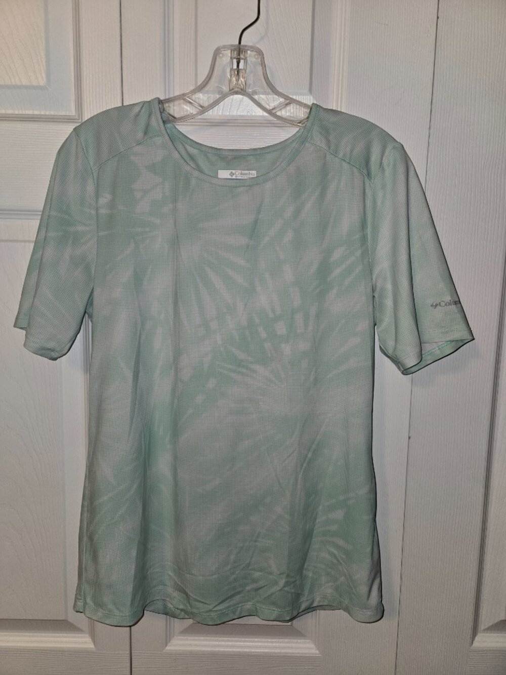Columbia Short-sleeved Sun Shirt. Size S.